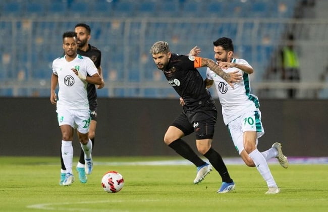 مباراة الأهلي والشباب في دوري روشن السعودي