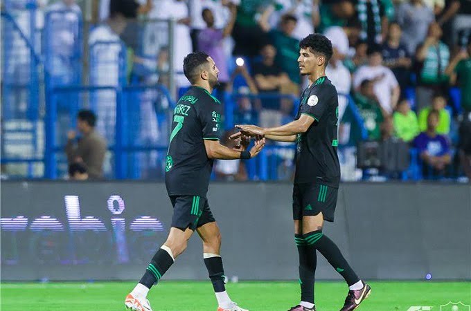 مباراة الأهلي وضمك في الجولة الـ30 من دوري روشن السعودي